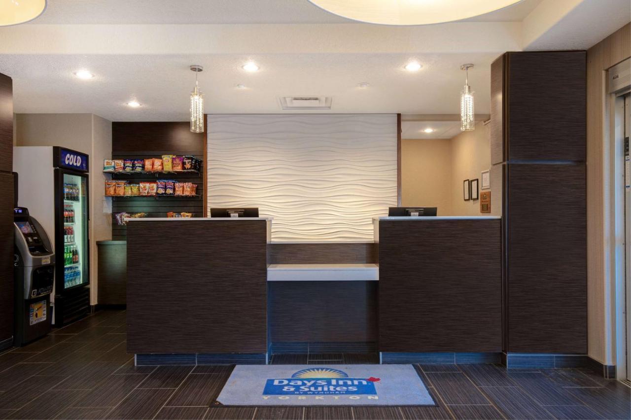 Days Inn & Suites By Wyndham Йорктон Экстерьер фото