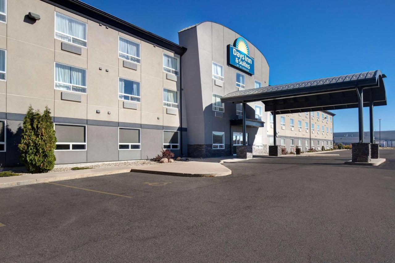 Days Inn & Suites By Wyndham Йорктон Экстерьер фото