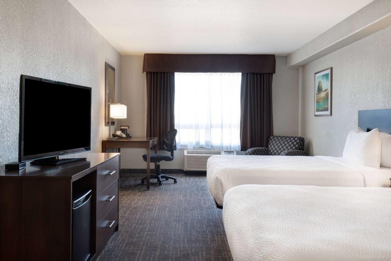 Days Inn & Suites By Wyndham Йорктон Экстерьер фото