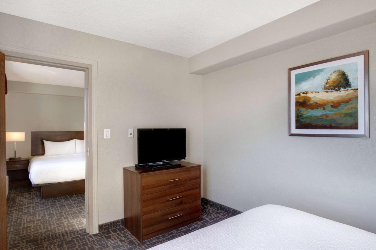 Days Inn & Suites By Wyndham Йорктон Экстерьер фото