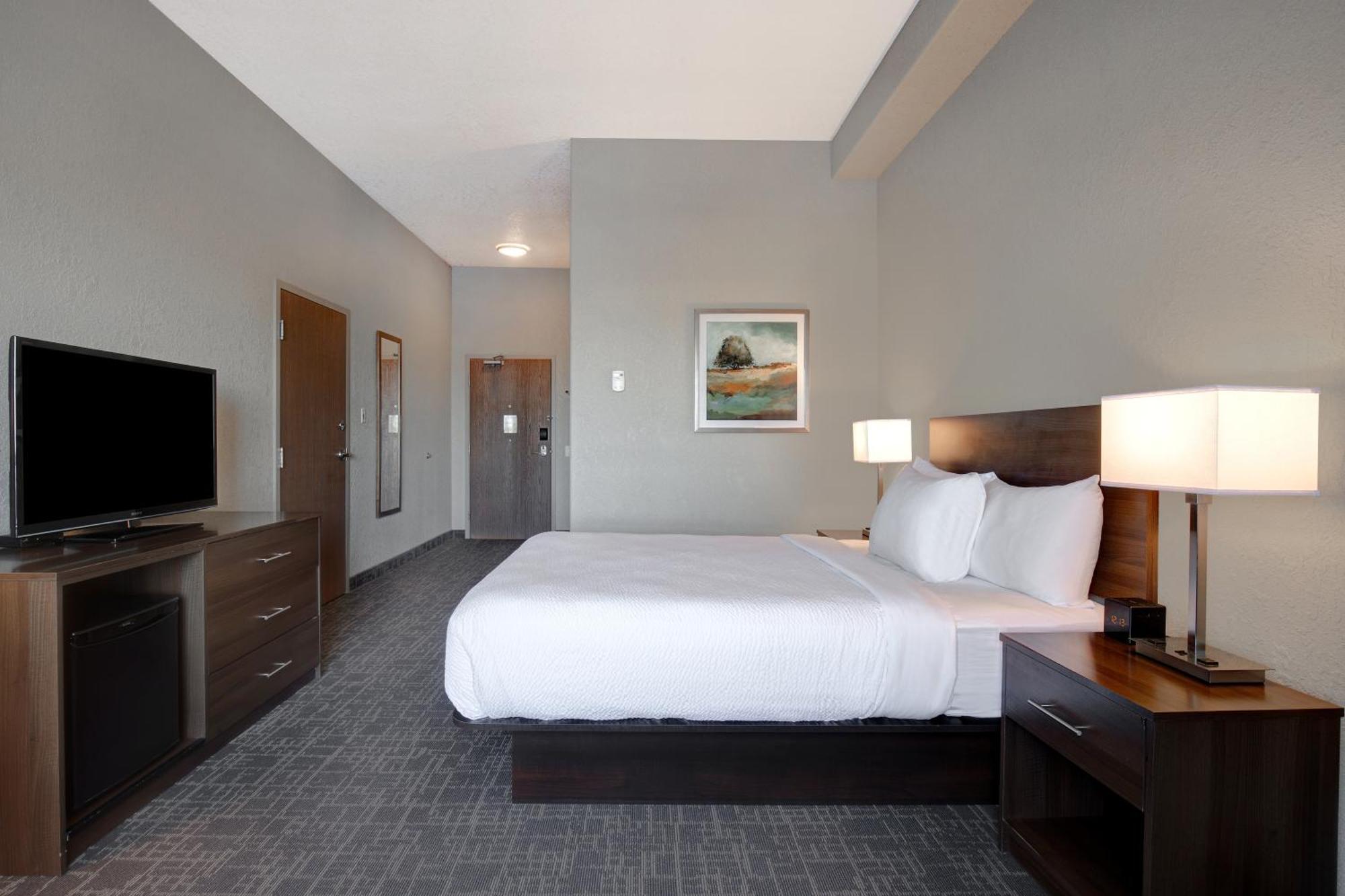 Days Inn & Suites By Wyndham Йорктон Экстерьер фото