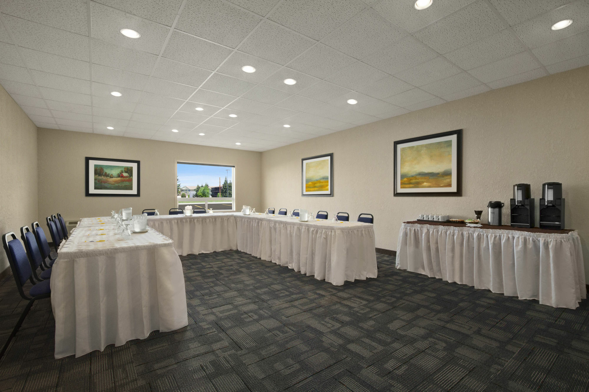 Days Inn & Suites By Wyndham Йорктон Экстерьер фото